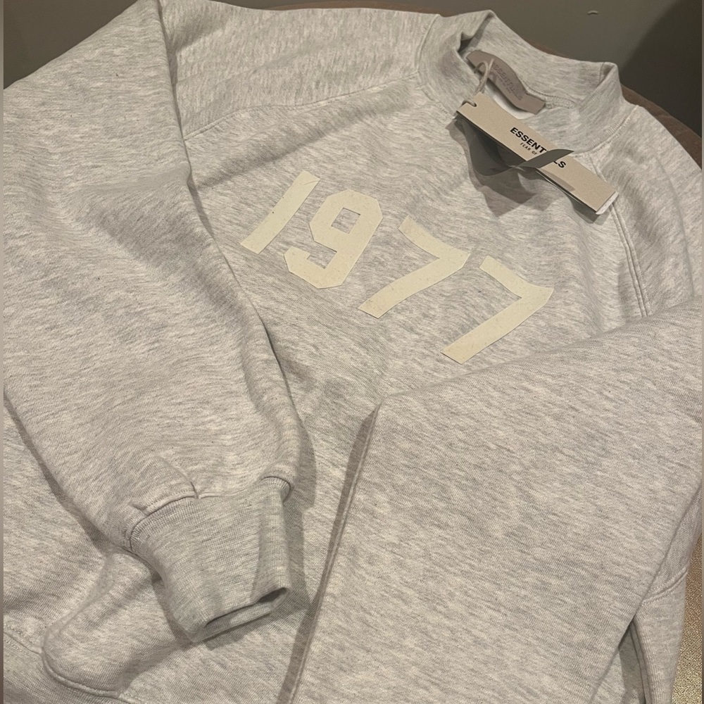 NWT, Mens ESSENTIALS Sweatshirt XXS Oatmeal color